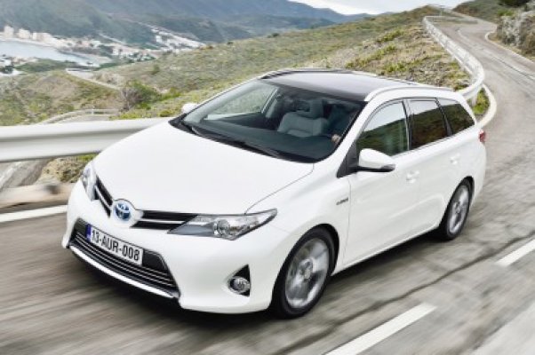 Toyota recheamă la service 2,27 milioane vehicule